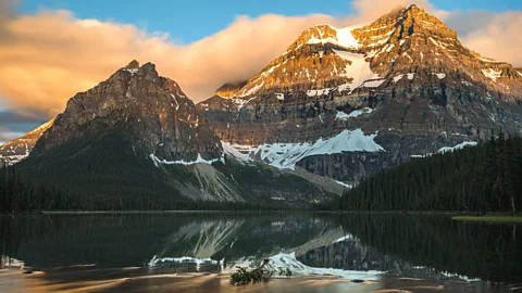 Alamy Shadow Lake, Banff National Park