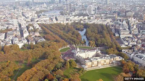Buckingham Palace wing to open to visitors 英国白金汉宫东翼将首次向公众开放