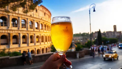 nycshooter/Getty Images Brewers use age-old methods to revive beer from ancient times (nycshooter/Getty)