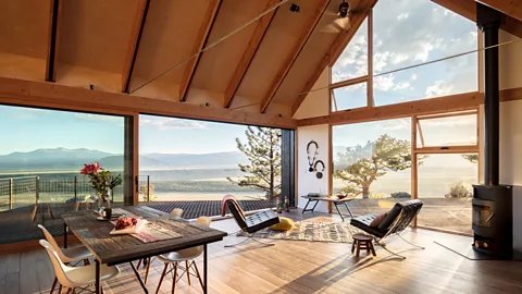 David Lauer Each window of this off-grid cabin in Colorado's Rocky Mountains frames a different perspective on the landscape, allowing nature to take centre stage (Credit: David Lauer)