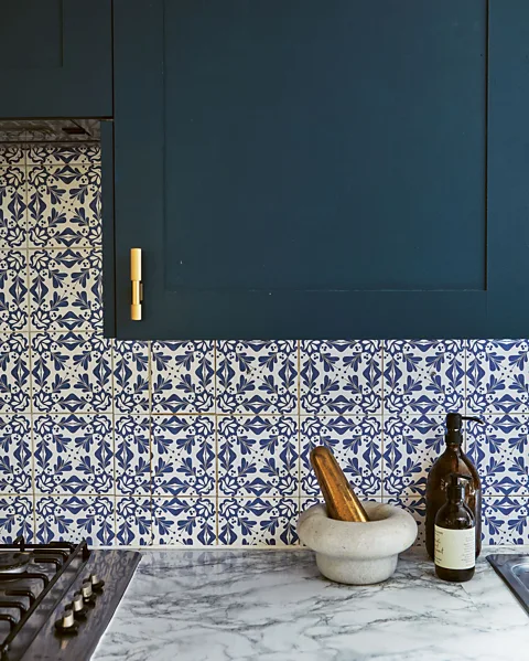 Yuki Sugiura The décor in rental properties can be bland – Ormerod recommends temporary, stick-on tiles to brighten up the kitchen (Credit: Yuki Sugiura)