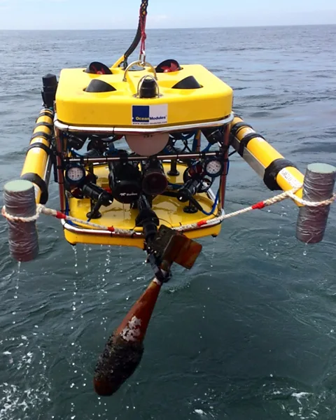 The German robots hunting the sea for WW2 bombs