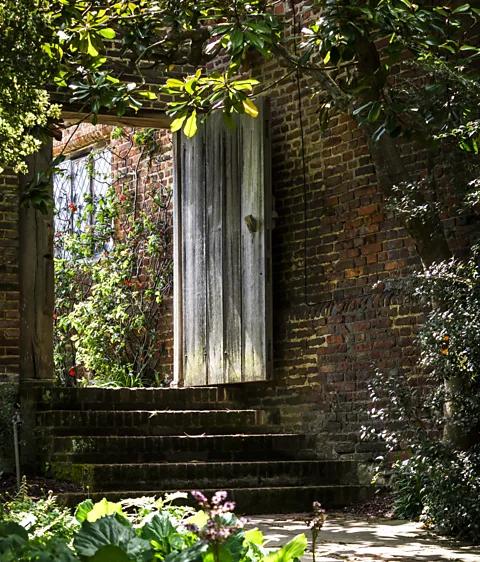 باغ‌های Getty Images Vita Sackville West در قلعه Sissinghurst از معروف‌ترین باغ‌های بریتانیا هستند (اعتبار: Getty Images)