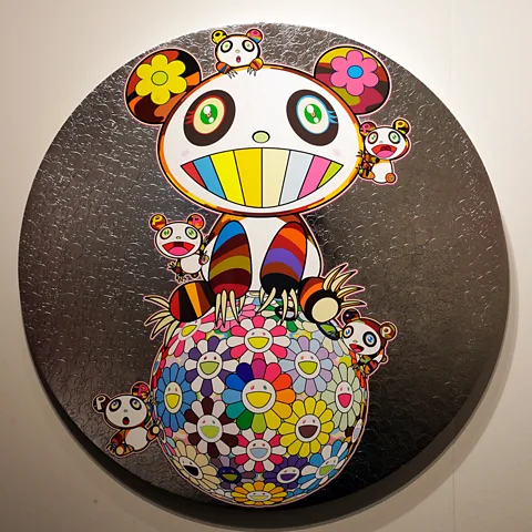 Getty Images/ Cortesia do artista O trabalho de Takashi Murakami foi exibido em uma feira de design em 2020 - ele cunhou o termo 