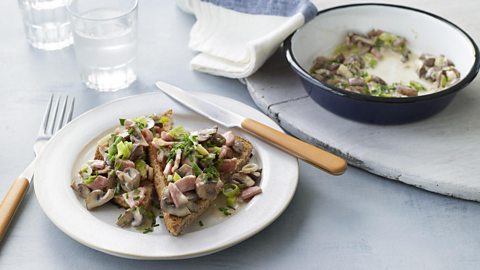 Creamy garlic mushrooms on toast