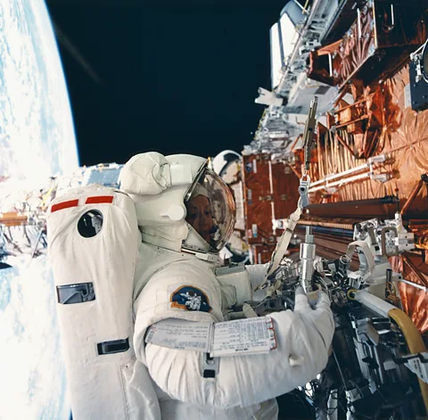 Nasa Mission specialist Kathryn Thornton set a spacewalking record while she repaired the Hubble Space Telescope (Credit: Nasa)