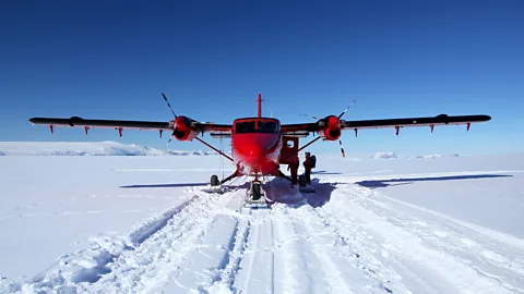 Andy van Kints/ BAS A de Havilland Twin Otter in Antarctica (Credit: Andy van Kints/BAS)