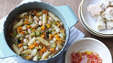 Pasta and bean soup (Pasta e fagioli)