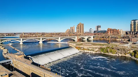 Getty Images Owámniyomni es un lugar sagrado para los Dakota, pero la industrialización en la década de 1870 profanó la zona (Crédito: Getty Images)