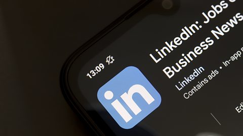 An image of the LinkedIn app used for external recruitment