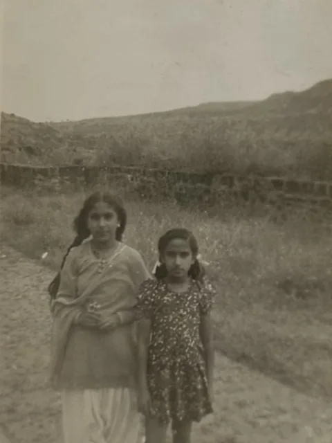 Photo courtesy of Savitri Chadha My grandmother, Prema (left), and her younger sister, Savitri (right), in Delhi after Partition (Credit: Photo courtesy of Savitri Chadha)