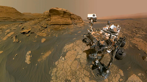 NASA’s Curiosity Mars rover selfie in front of Mont Mercou on Mars