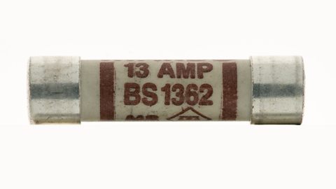 A 13 A fuse