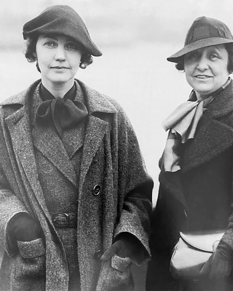 SVT/ TT Svenskt Tenn founder Estrid Ericson (left) and friend Ragnhild Lundberg, pictured in 1935 (Credit: SVT/ TT)
