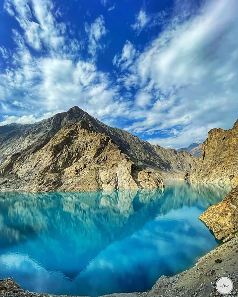 Misa Talpur Attabad Lake in Pakistan's Hunza Valley with mountains in background (Credit: Misa Talpur)