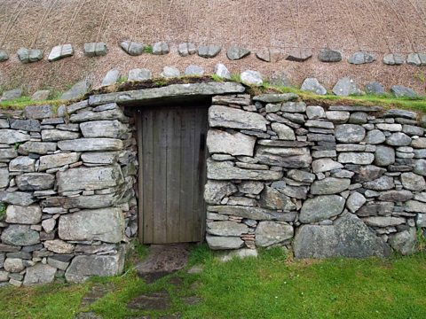 Taigh-tughaidh Arnoil, Eilean Leòdhais