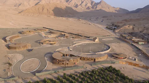 Zona Arqueológica Caral Az utazók mostantól Peñicót vezetett túrák és bemutatók segítségével fedezhetik fel a lenyűgöző új, kör alakú látogatóközpontban (Kép: Zona Arqueológica Caral)
