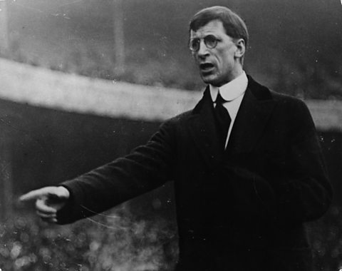 Éamon de Valera delivering a speech, c.1919.