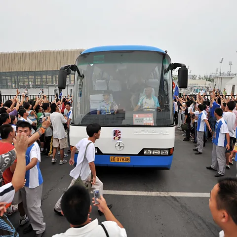 Os ônibus usados ​​nas Olimpíadas de Pequim marcaram a primeira incursão da China na criação de uma indústria de baterias de íon-lítio para veículos elétricos (Crédito: Getty Images)