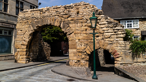 A photo of the Newport Arch in Lincoln.