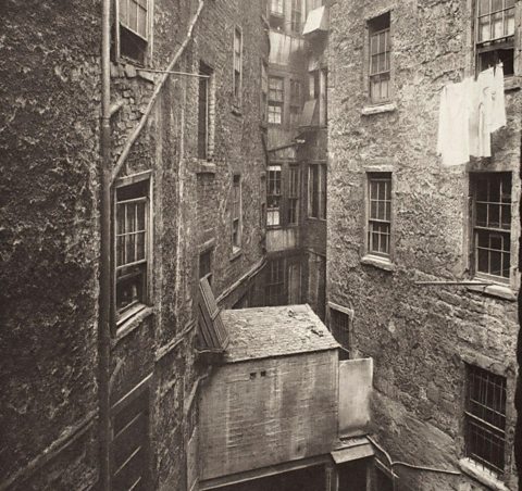A photograph of Main Street, Gorbals, Glasgow circa 1900.