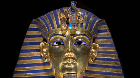 A photo of the funerary mask of Tutankhamun.