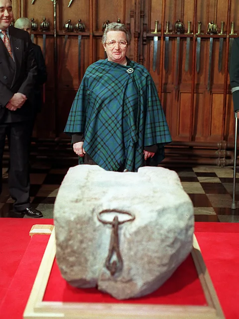 Alamy Kay Matheson attended a ceremony at Edinburgh Castle marking the formal return of the Stone of Destiny to Scotland in 1996 (Credit: Alamy)