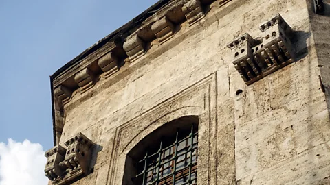 Jennifer Hattam Today, most travellers hardly notice these ancient avian dwellings (Credit: Jennifer Hattam)