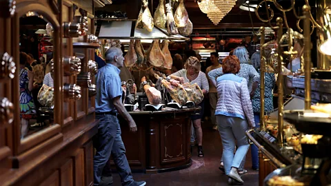 Getty Images Despite its all-you-can-eat format, staff-led carving stations and orderly queues reinforce the restaurant's emphasis on restraint and culinary ritual (Credit: Getty Images)