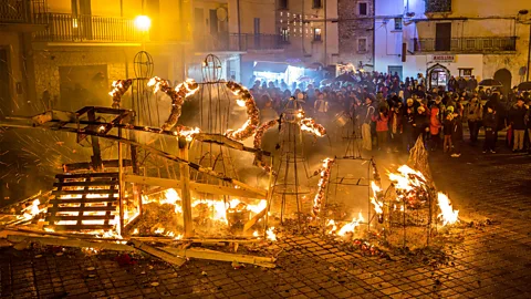 Alamy Tijekom cijelog blagdanskog tjedna Svetog Antuna Abatea, seljani jedva da spavaju (Zasluge: Alamy)