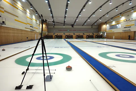 Jiro Murata During the Covid-19 pandemic, Murata filmed the curling stone motion with high accuracy (Credit: Jiro Murata)