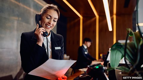 When can we use adjectives after nouns? 形容词作定语：前置还是后置？