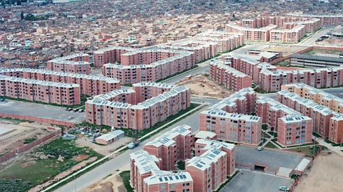 Gaviotas Solar heaters designed in Gaviotas on roofs of a neighbourhood in Bogotá (Credit: Gaviotas)