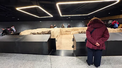 Eva Sandoval What if Ancient Roman ruins were part of your daily commute? (Credit: Eva Sandoval)