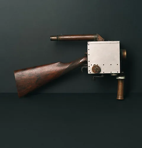 Chiswick Auctions The rifle camera sold earlier this year looks more like a prop from an early science fiction film than a serious tool – but it was ahead of its time (Credit: Chiswick Auctions)