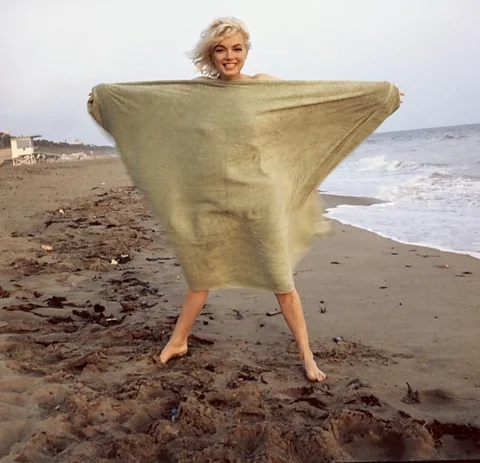 Photo: George Barris © INHOLLYWOODLAND.The George Barris Estate These photos were the last portraits taken of Marilyn Monroe - she was found dead a few weeks later (Credit: Photo by George Barris © INHOLLYWOODLAND – The George Barris Estate)