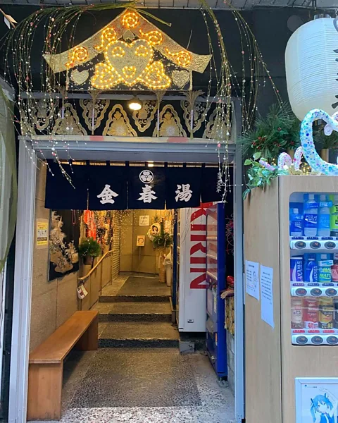 Konparu-yu A noren curtain leads to Konparu-yu in the heart of Ginza (Credit: Konparu-yu)