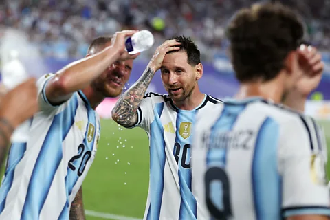 Getty Images Footballers at the World Cup 2026 have been taking additional hydration breaks during games to help them cope with the heat (Credit: Getty Images)