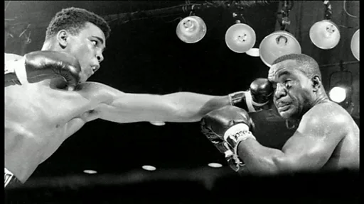 もう奴隷じゃない」 モハメド・アリさん数々の名言 - BBCニュース