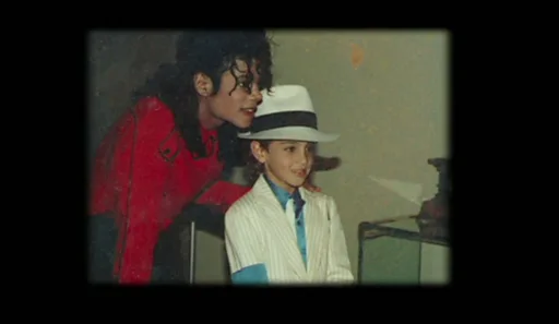 マイケル・ジャクソンさん遺族、性的虐待の主張に反論 - BBCニュース