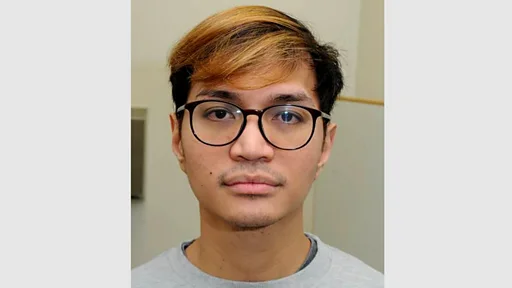 Xotinining porno kastingi Ikkita erkak xotinni boglangan erining oldida paypoqda sikish.