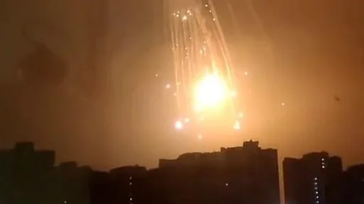 ウクライナ侵攻、首都キーウで爆発音か 数千人が国外へ避難
