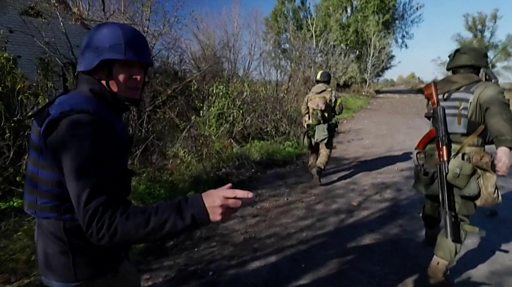 สู้รบเดือดทางใต้ของยูเครน - BBC News ไทย