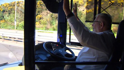 UK's first driverless bus begins passenger service in Edinburgh - BBC News