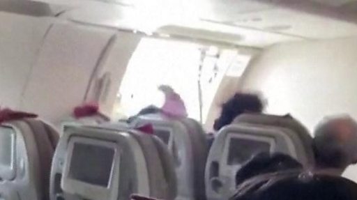 Asiana Airlines: un passeggero è stato arrestato per aver aperto il portellone dell’aereo durante un volo per la Corea del Sud