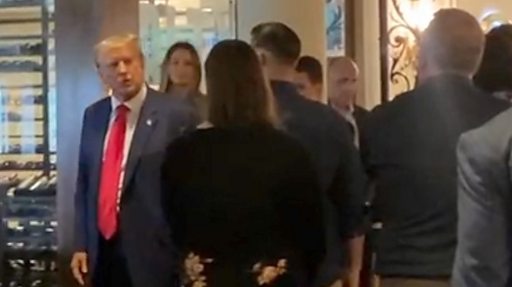 Trump arriva in Florida prima della sua comparizione in tribunale