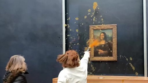 Mona Lisa: los manifestantes arrojan sopa sobre un cuadro de Leonardo da Vinci