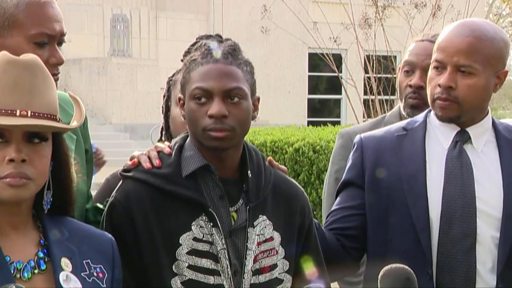 Un giudice del Texas conferma la decisione di sospendere una studentessa nera da scuola a causa dei suoi dreadlocks