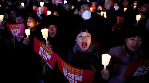 民主主義をもう一度守る」 韓国国会前で大統領の辞任求めるデモ続く