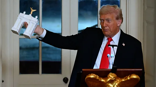 Watch: Trump unveils prototypes for a triumphal arch in Washington DC